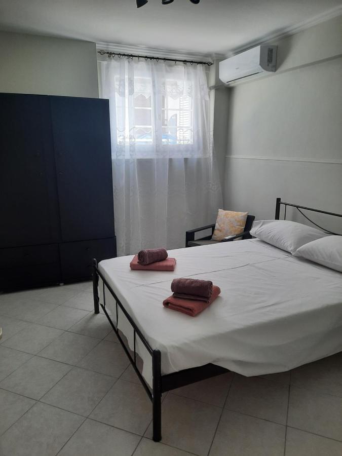 Lousi House Apartment เอเธนส์ ภายนอก รูปภาพ