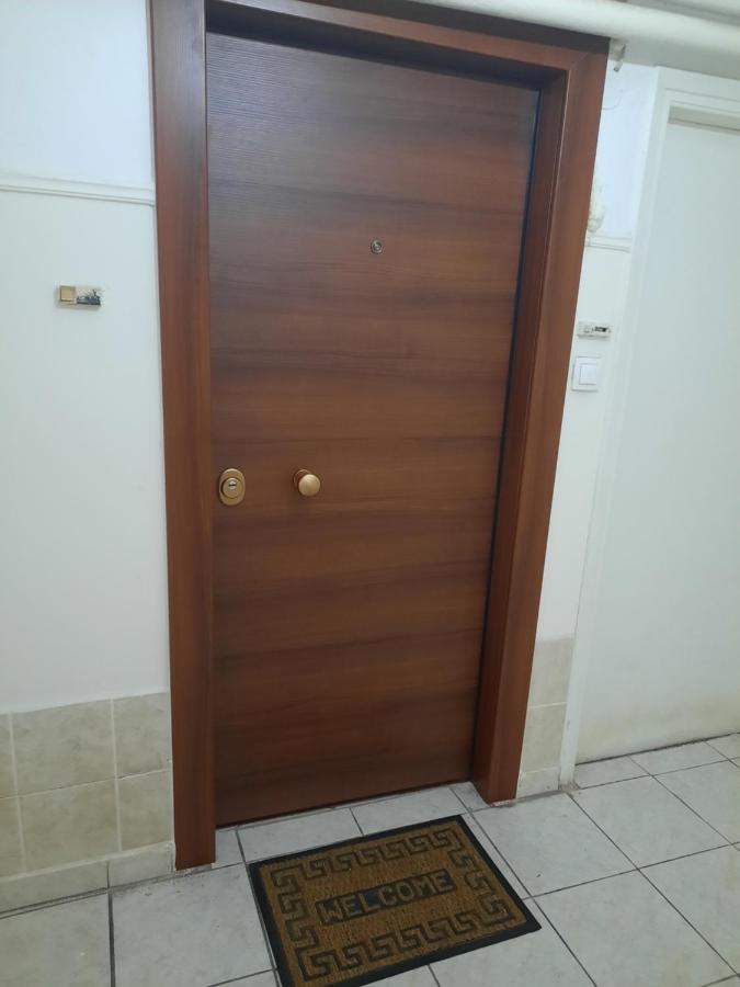 Lousi House Apartment เอเธนส์ ภายนอก รูปภาพ